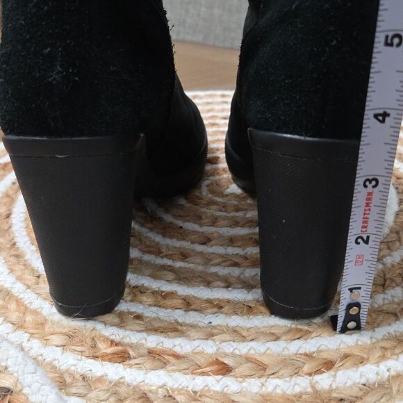 Timberland Womans Black Suede Heeled Booties, Size 6 - Picture 6 of 11